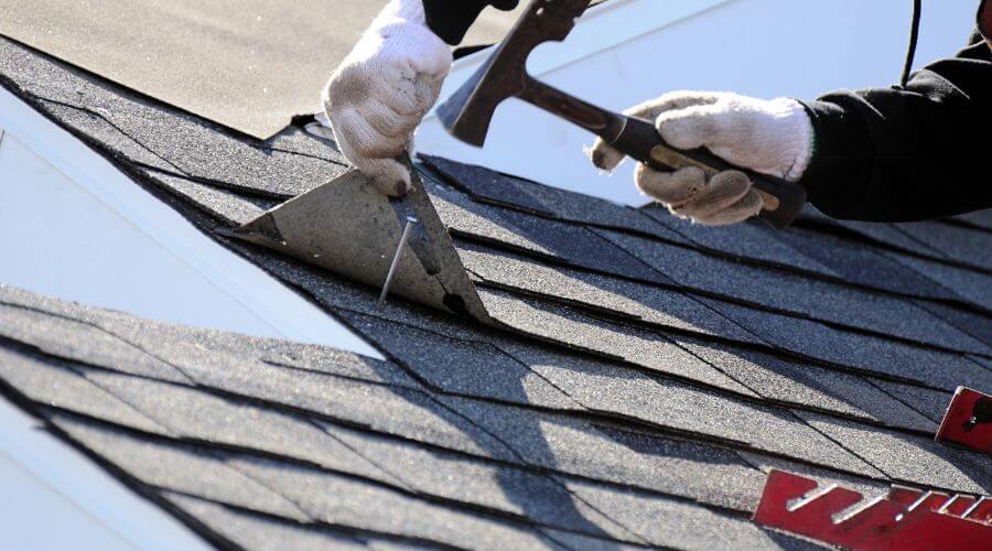 Professional gutter cleaning in Melcher Dallas, IA